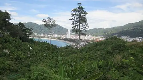 Plage de Patong depuis Thanon Thawiwong.