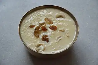 Payesh bengali, particularisé par l'aspect liquide beaucoup plus important que le kheer d'Inde du Nord.