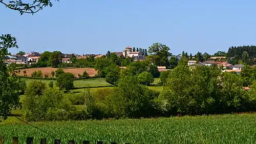 Vue sur le bourg d'Allonne et le bocage alentour depuis le chemin de La Garde.