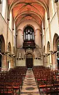 Vue de l'intérieur vers l'orgue.