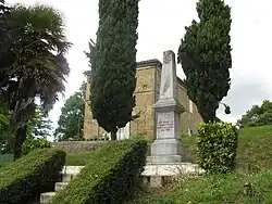 Le monument aux morts.