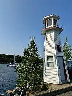 Phare situé à la marina de Piopolis
