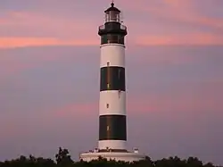 Le phare au coucher du soleil.