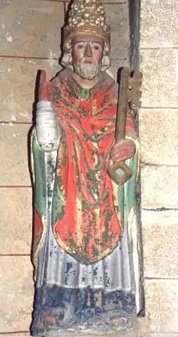 Statue polychrome de saint Pierre en Kersantite (église Saint-Pierre-et-Saint-Paul d'Argol).