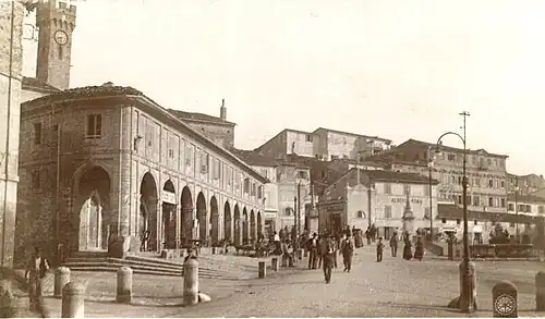Place Leopardi, alors appelée Piazza dè Galli entre 1860 et 1900