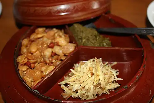 Lahpet thoke&nbsp;(en) et Gyin thoke&nbsp;(en)