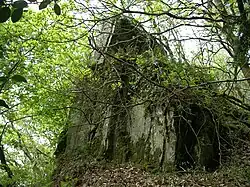 La Pierre druidique à Périgny est associée à de nombreuses légendes.