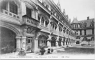 Cour d'honneur du château vers 1910.