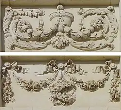 Façade est, ornements d'architecture