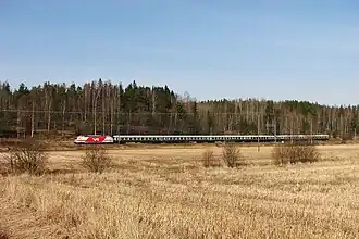 Train sur la Voie ferrée côtière à Kauklahti.