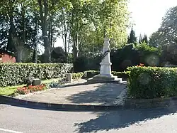 Le monument aux morts.