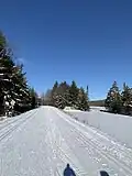 La route menant au camping devient piste de ski de fond en hiver.