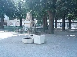 Place Étienne-Bouet.