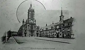 la place sur une carte postale, début XXe&nbsp;siècle