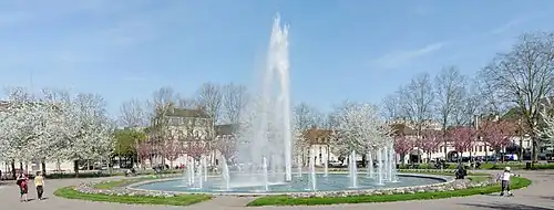 Bassin avec jets d'eau