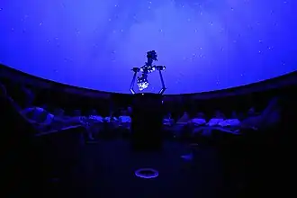 Coupole étoilée d'un planétarium (ici celui de Reims).