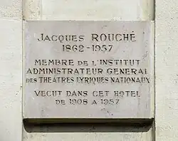 Plaque commémorative de Jacques Rouché au No 30 rue de Prony