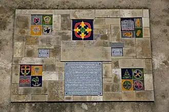 Plaque commémorative de la création du scoutisme unioniste sur la façade du Temple.
