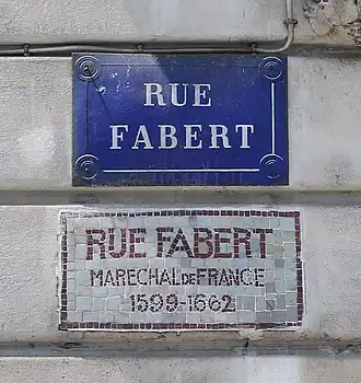 Voir la plaque.