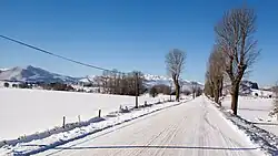 La route départementale 613.