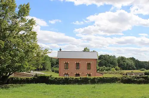 L'ancienne gare de la ligne de Romery à Liart.