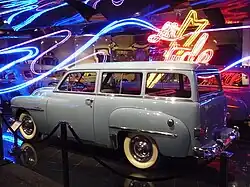 Suburban de 1951, finition Savoy.