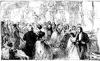 grande salle richement décorée, foule de convives bavardant (sans danser), messieurs (plus nombreux que les dames) en jaquette, dames en robe de soirée. Un grand piano ouvert visible à droite (le musicien se devine juste)