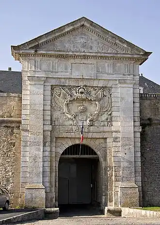 La porte de la citadelle.