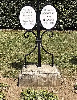 Tombe de Raymond Poincaré, président de la République française et de son épouse.