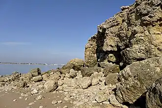 La pointe du Chay, vue nord, au fond La Rochelle.