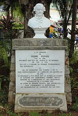 Monument à Pierre Poivre, Jardin botanique national des Seychelles.