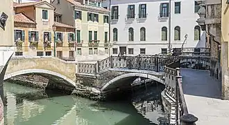 Ponte Avogadro à droite vu du ponte Pasqualigo
