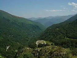 Vue sur la vallée de Vicdessos depuis la dernière épingle de l'ascension du col