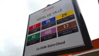 Ancien poteau du réseau Transdev Nanterre / à l'arrêt Hôtel de Ville.