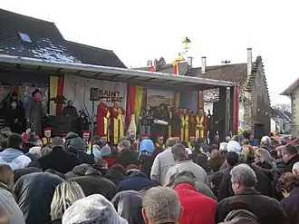 Pressée du vin de paille et commanderie des Nobles Vins du Jura et du Comté.