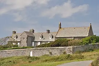 Le prieuré Saint-Hermel.