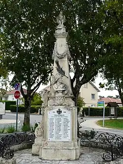 Le monument aux morts.