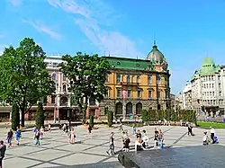 Avenue Svobody (de la liberté) et le Musée d’ethnographie et d’artisanat de Lviv.