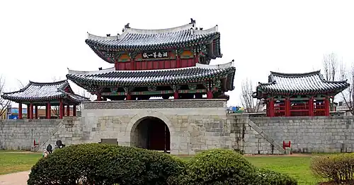 La porte Pungnammun.
