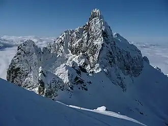 Vue de la Punta Rossa depuis les hauteurs de la Bocca Tumasginesca.