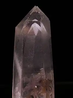 Quartz « Fantôme » -Minas Gerais - Brésil (7,8 × 2,2 cm).