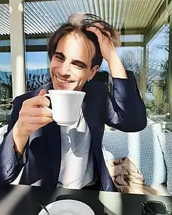 Description de cette image, également commentée ci-après