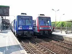 Deux rames Z 20500 au départ, en direction de Melun (voie&nbsp;A) et en direction de Villiers-le-Bel (voie&nbsp;B).