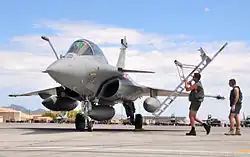 Un Rafale de l'Armée de l'air française arrive sur la Nellis Air Force Base (Nevada) pour l'exercice Red Flag 08-4 le 7 août 2008.