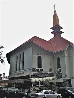 Cathédrale de la Vierge-Marie-Reine-du-Saint-Rosaire de Semarang.