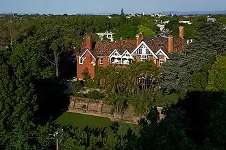 Domaine Redcourt (en), Armadale.