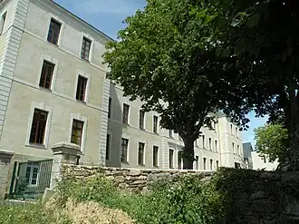 Le couvent des Calvairiennes.