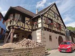 Maison de tonnelier et de vigneron, ancienne maison aux dîmes (XVIIIe).
