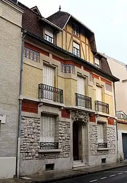 153 Rue des Capucins.