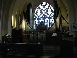 Autel et grand-orgue.